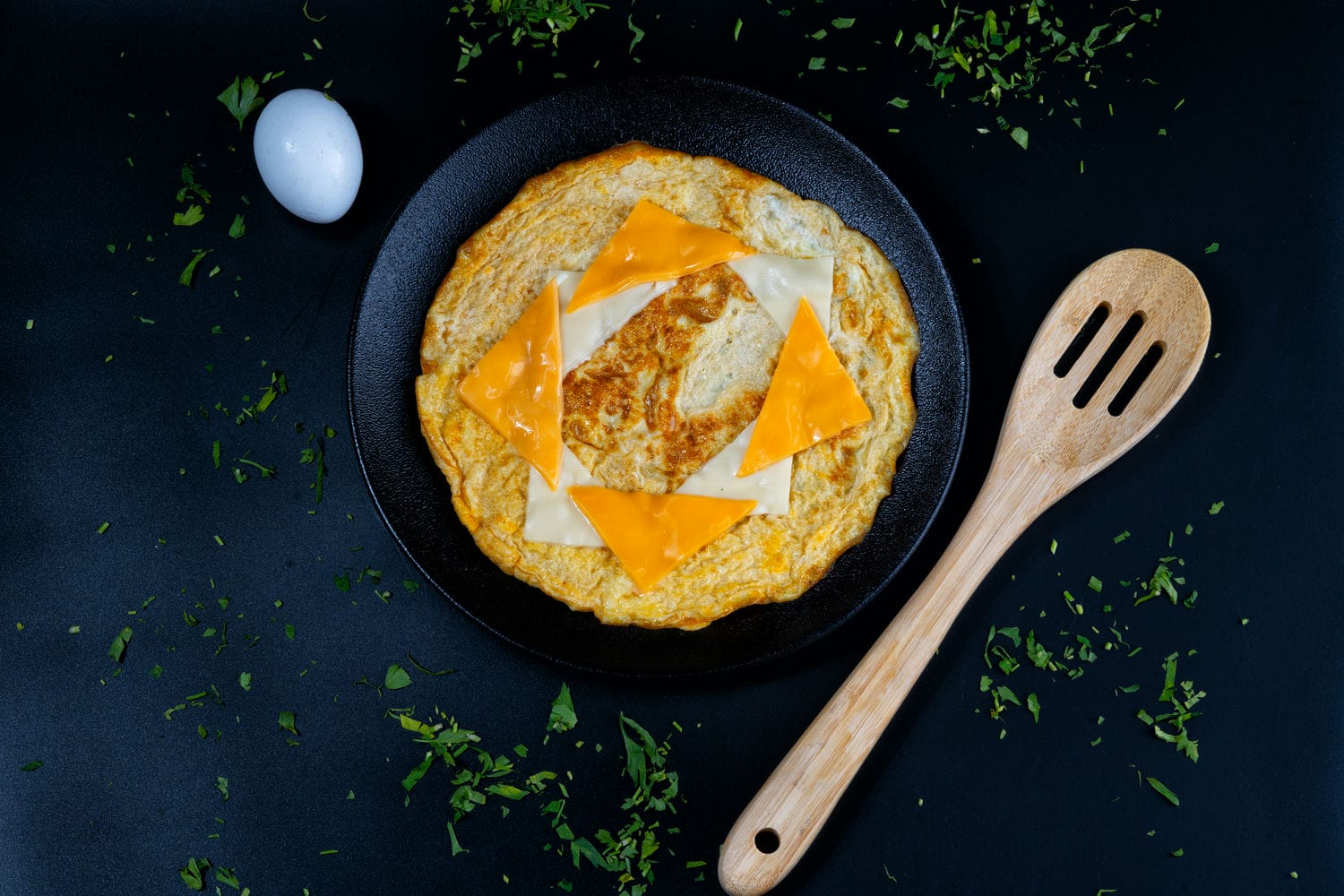 Egg omelet with mix cheese
